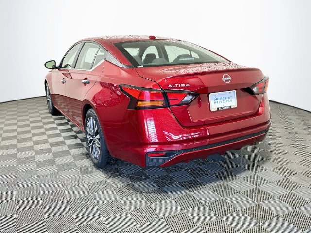 Used 2025 Nissan Altima 2.5 SV FWD image 7