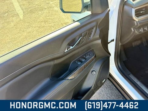 Used 2023 GMC Acadia Denali image 15