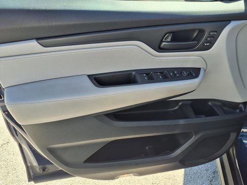 Used 2019 Honda Odyssey EX-L image 16
