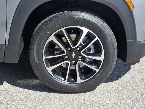 Used 2025 Chevrolet TrailBlazer LT AWD/4WD image 10