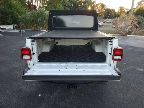 Used 2023 Jeep Gladiator Rubicon w/ Trailer Tow Package image 8