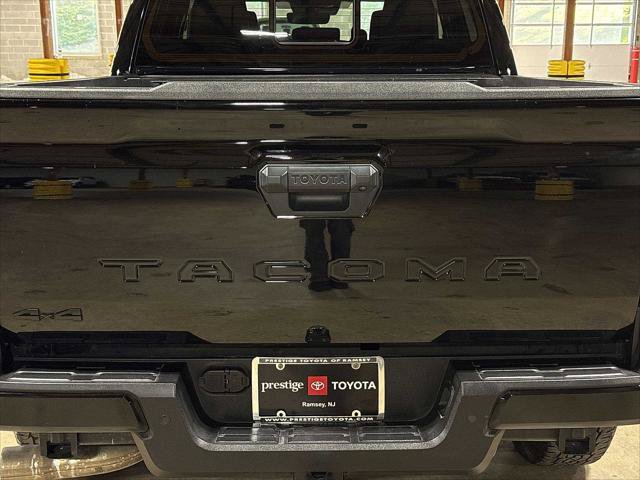 Certified 2025 Toyota Tacoma TRD Off-Road w/ TRD Off Road Upgrade Package AWD/4WD image 25