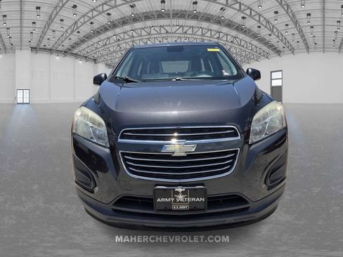 Used 2016 Chevrolet Trax LS w/ LPO, Protection Package FWD image 2