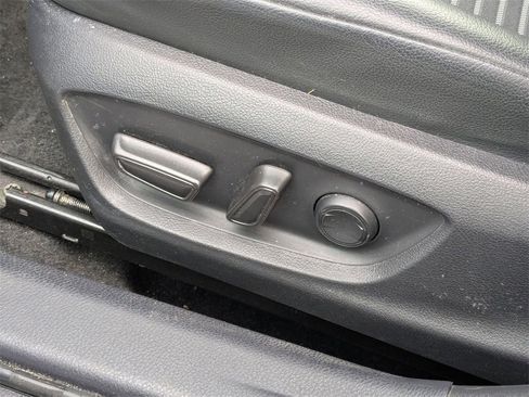 Used 2024 Toyota Camry SE image 16