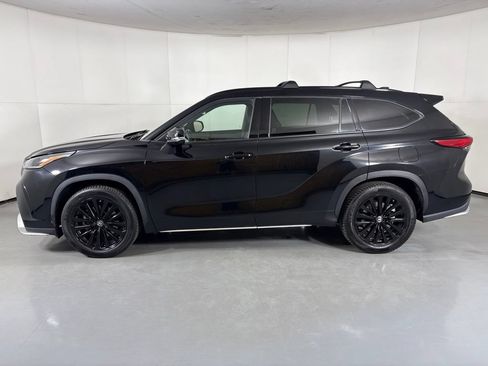 Used 2023 Toyota Highlander XSE FWD image 5