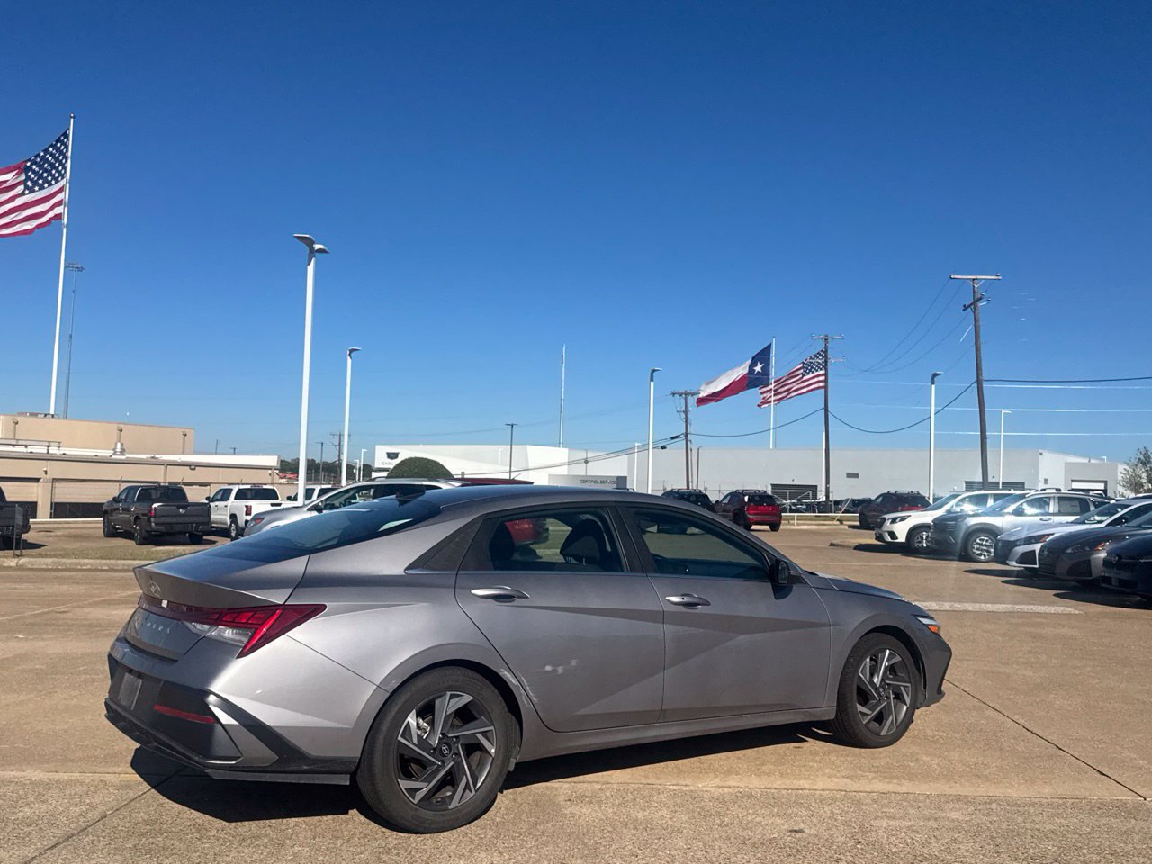 Used 2025 Hyundai Elantra SEL FWD image 31