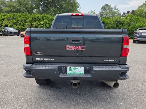 Used 2017 GMC Sierra 2500 Denali w/ Duramax Plus Package AWD/4WD image 9