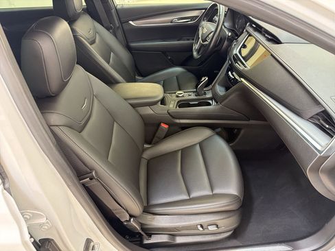 Used 2021 Cadillac XT5 Luxury FWD image 29