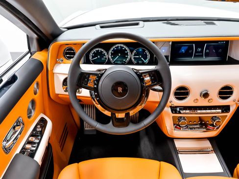 Used 2022 Rolls-Royce Phantom Sedan w/ The Phantom Package RWD image 77