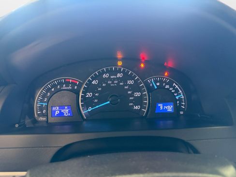 Used 2014 Toyota Camry LE FWD image 14