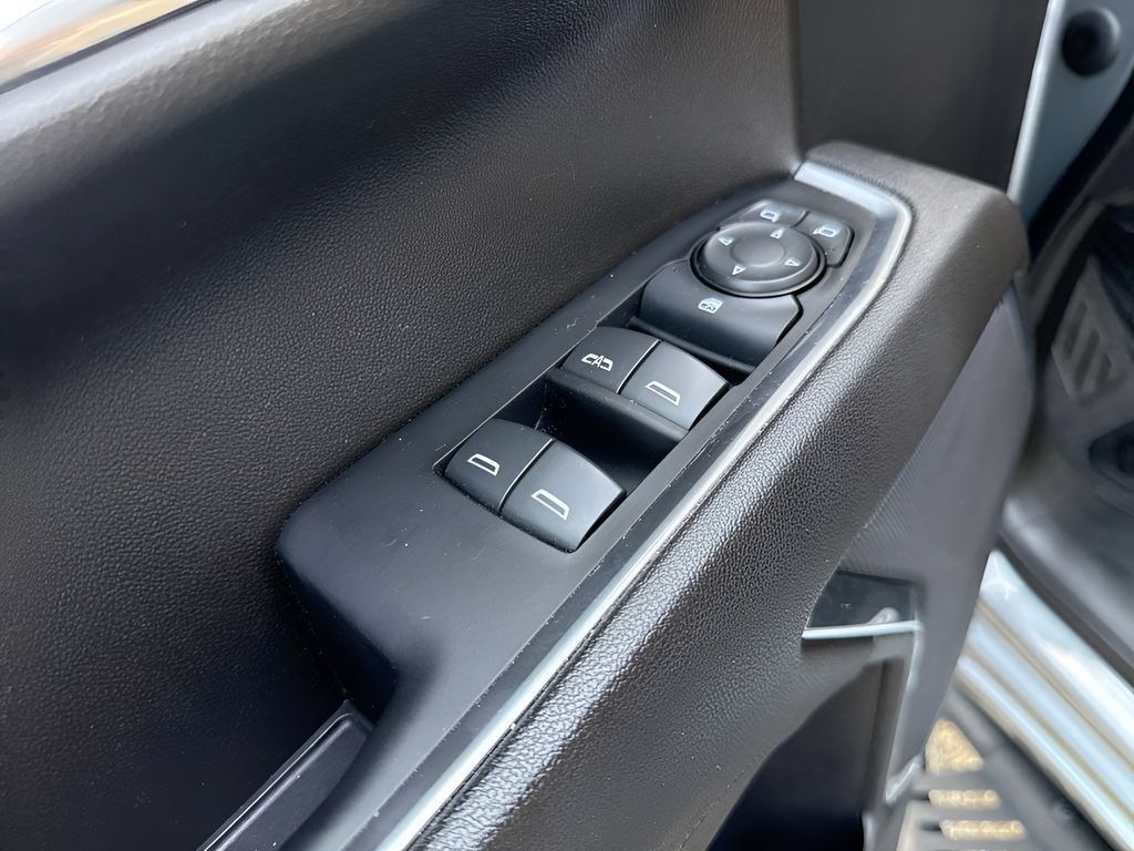 Used 2023 Chevrolet Silverado 1500 LT AWD/4WD image 14
