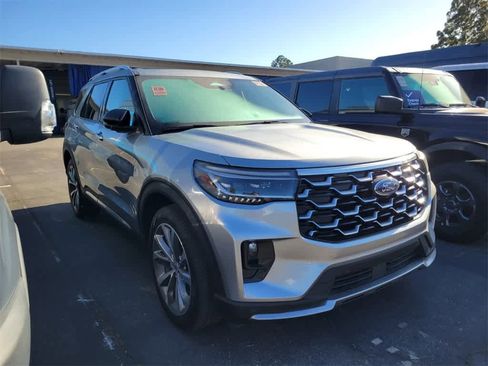 Used 2025 Ford Explorer Platinum w/ Ultimate Package image 11