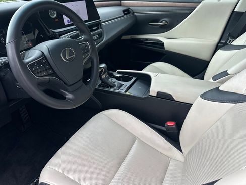 Certified 2023 Lexus ES 350 w/ Premium Package image 11