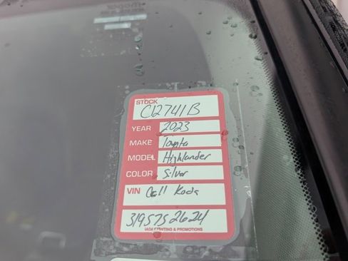 Used 2023 Toyota Highlander Limited image 37