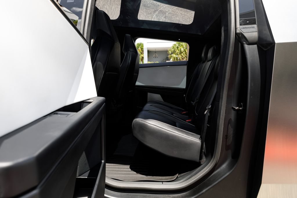 Used 2024 Tesla Cybertruck AWD Crew Cab image 22
