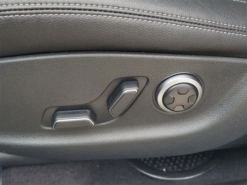 Used 2025 Genesis GV70 2.5T image 21