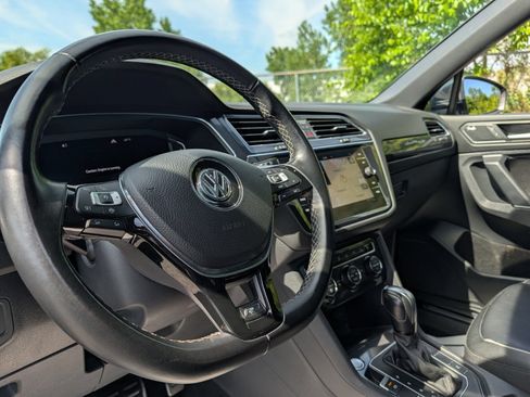 Used 2020 Volkswagen Tiguan SEL Premium R-Line AWD/4WD image 28