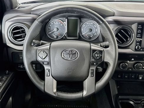 Certified 2021 Toyota Tacoma TRD Off-Road w/ Technology Package AWD/4WD image 4