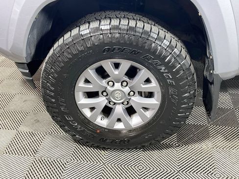 Used 2016 Toyota Tacoma SR5 w/ SR5 Appearance Package (SN) AWD/4WD image 27