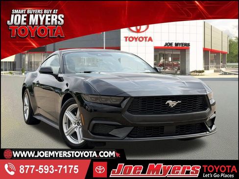 Used 2026 Ford Mustang Premium RWD image 1