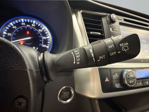 Used 2017 Toyota Highlander XLE FWD image 23