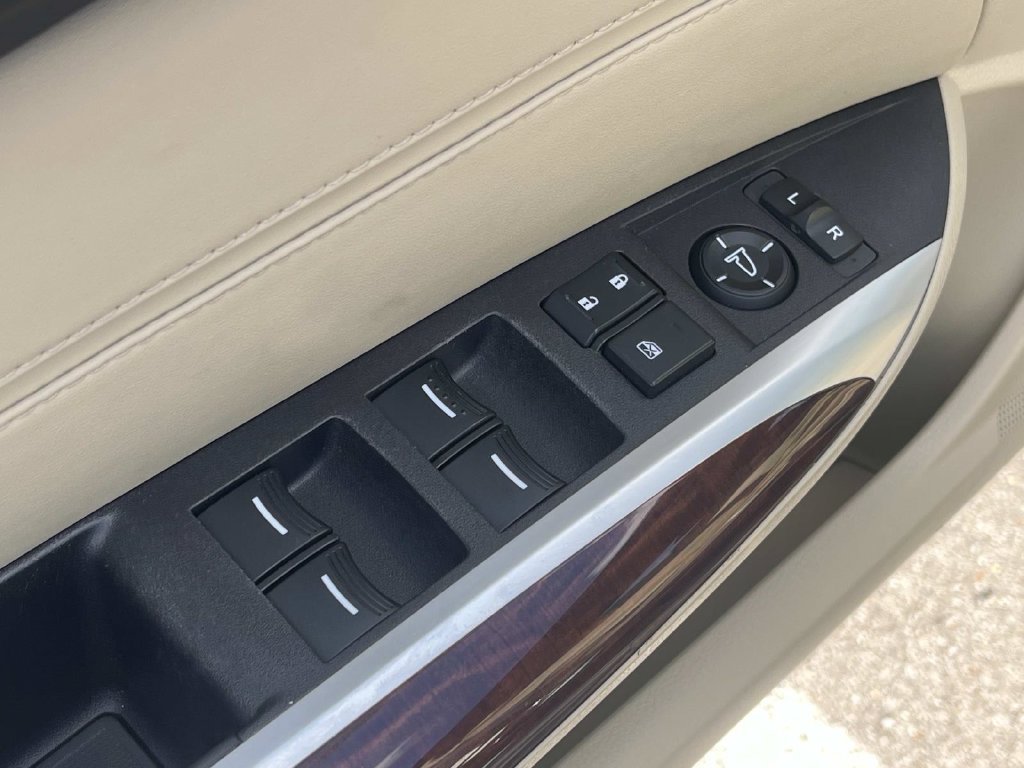 Used 2015 Acura TLX w/ Technology Package FWD image 27