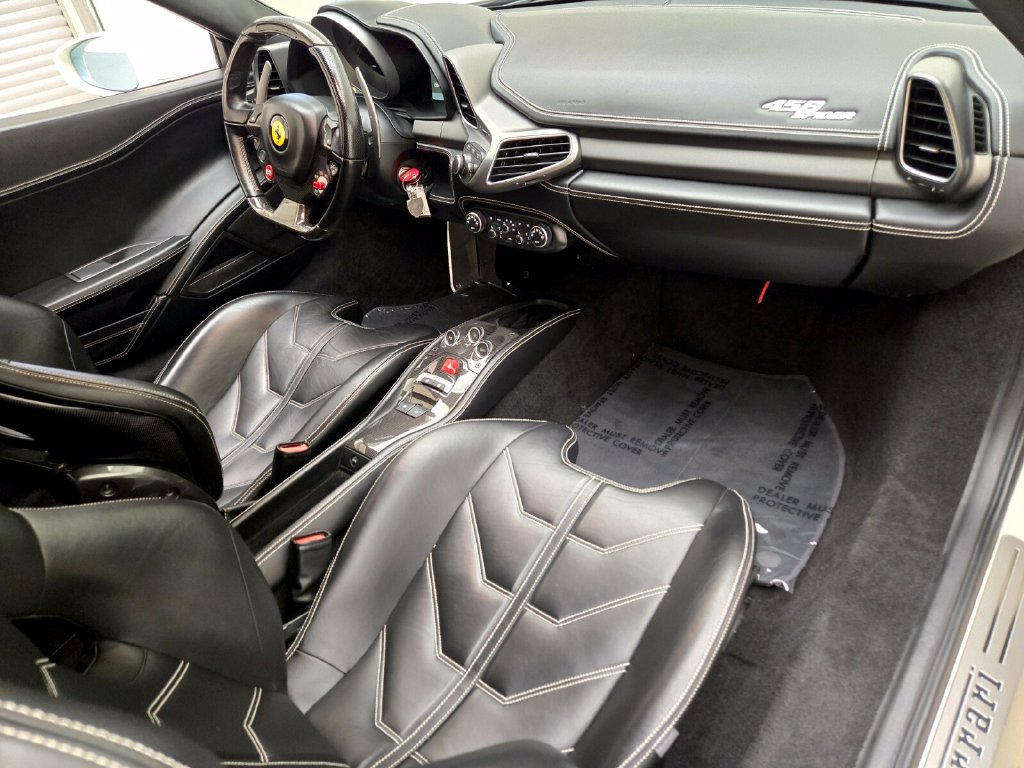 Used 2013 Ferrari 458 Spider RWD image 27