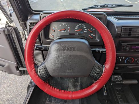Used 2002 Jeep Wrangler Sahara AWD/4WD image 18