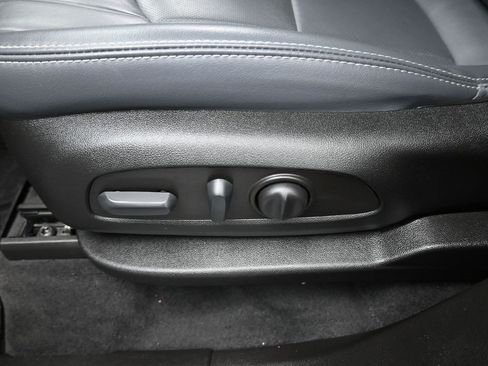 Used 2023 Buick Enclave Essence w/ Sport Touring Edition image 7