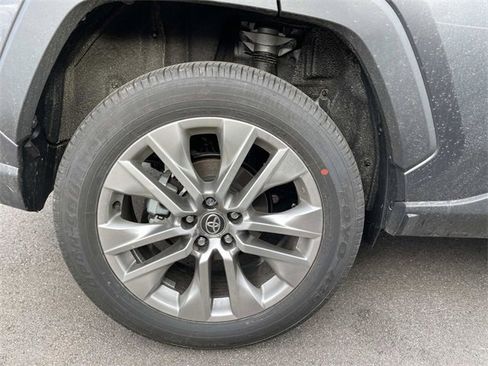 Used 2025 Toyota RAV4 XLE Premium image 8