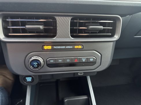 New 2025 Ford Maverick XLT w/ Black Appearance Package image 21