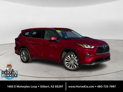 Used 2023 Toyota Highlander Platinum image 1