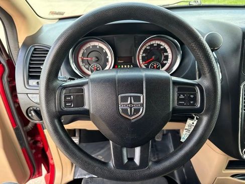 Used 2014 Dodge Grand Caravan SXT FWD image 14