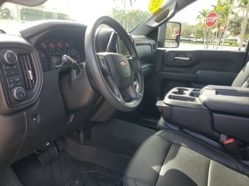 Used 2024 Chevrolet Silverado 2500 Custom w/ Custom Value Package image 15