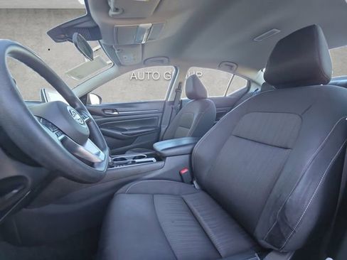 Used 2024 Nissan Altima 2.5 SV image 19