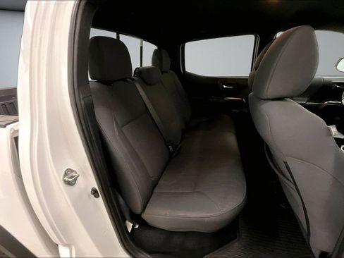 Used 2019 Toyota Tacoma TRD Off-Road AWD/4WD image 26