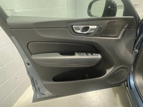 Certified 2025 Volvo XC60 B5 Ultra AWD/4WD image 7