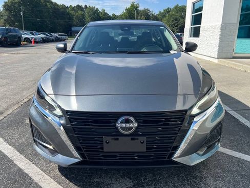 Used 2025 Nissan Altima 2.5 SV FWD image 5