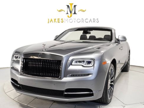 Used 2019 Rolls-Royce Dawn RWD image 21