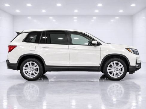 Used 2025 Honda Passport EX-L image 6