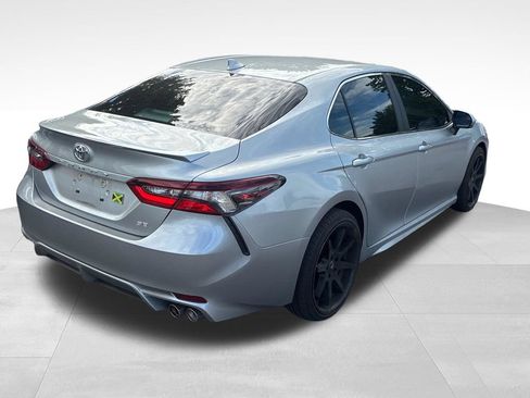 Used 2023 Toyota Camry SE FWD image 5