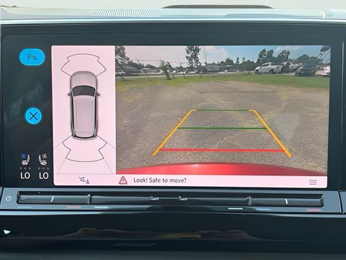 Used 2024 Volkswagen Atlas SE FWD image 27