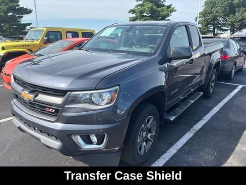 Used 2015 Chevrolet Colorado Z71 AWD/4WD image 3