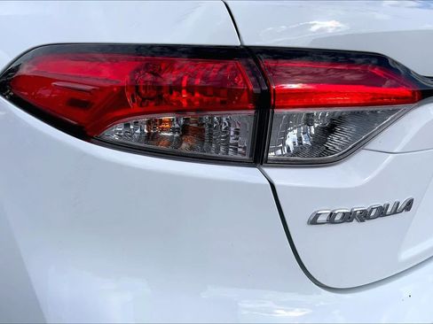 Used 2024 Toyota Corolla LE FWD image 28