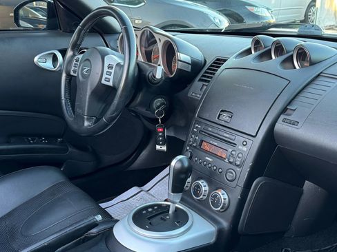 Used 2007 Nissan 350Z Touring RWD image 28