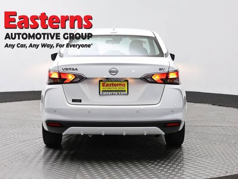 Used 2023 Nissan Versa SV FWD image 6