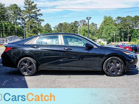 Used 2022 Hyundai Elantra SEL w/ Convenience Package FWD image 9