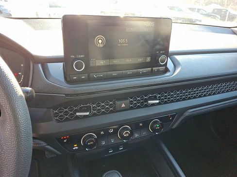 Certified 2023 Honda Accord EX image 23