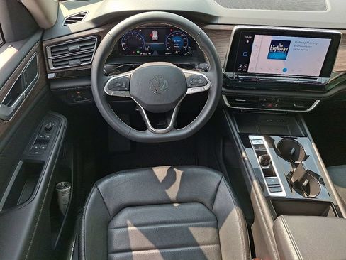 Used 2024 Volkswagen Atlas SEL AWD/4WD image 12