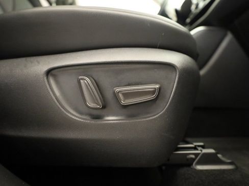 Certified 2023 Toyota Highlander XLE image 34